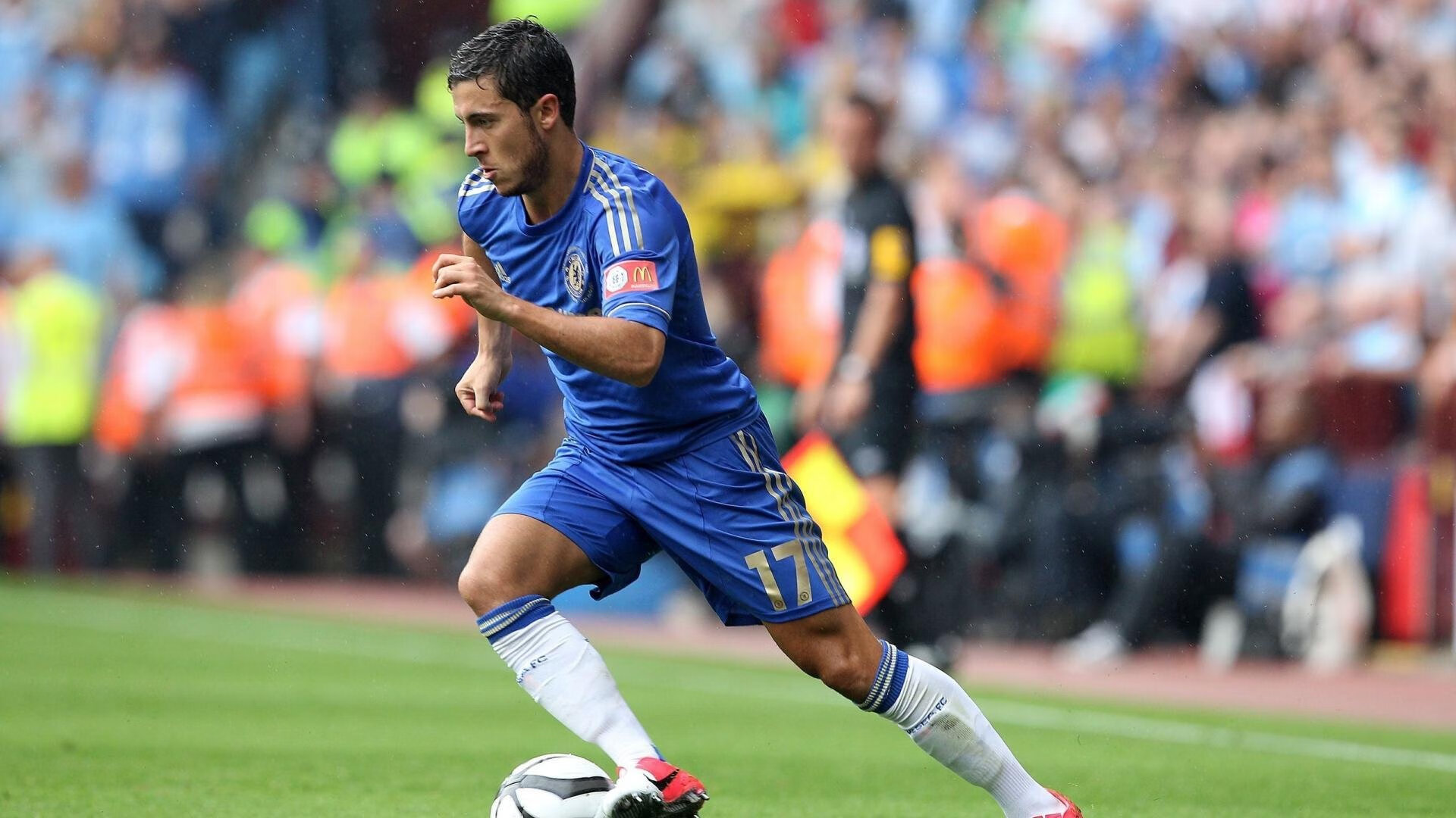 林丹线上讲座吸引上千学生在线观看，播放林丹的比赛视频