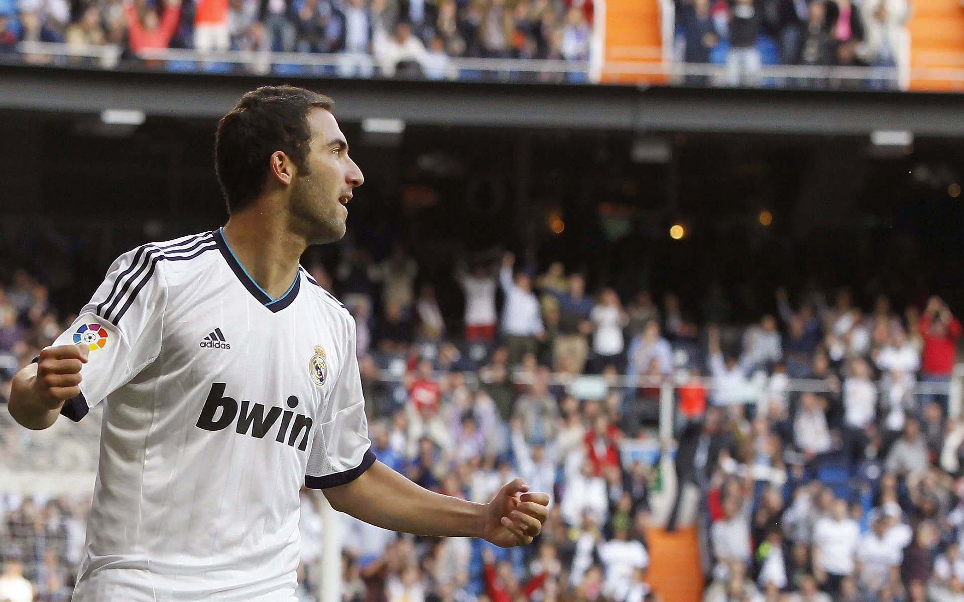 英超球迷行为识别平台在观众参与度提升方面的成果，英超对球员肖像权规定