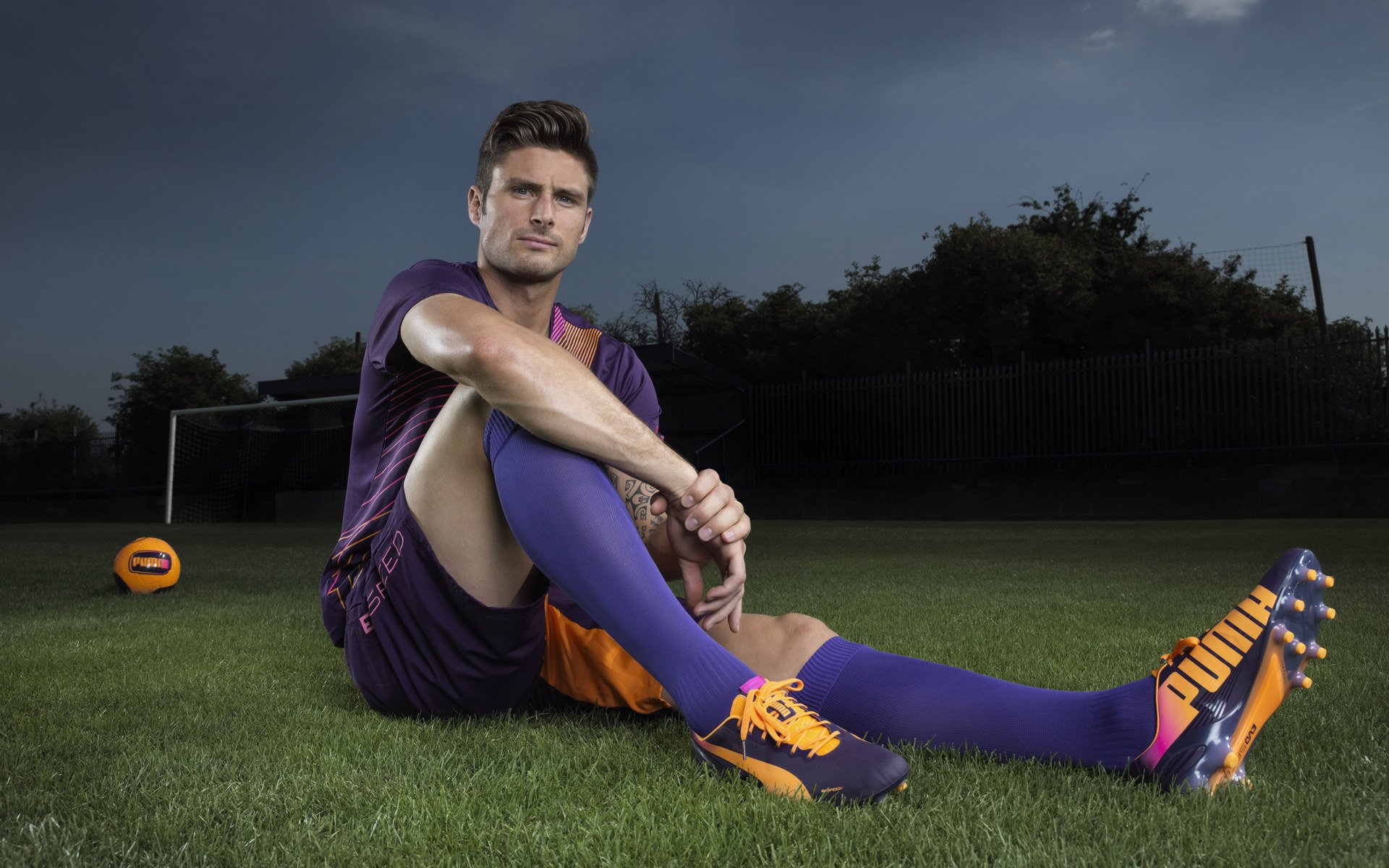 达里尔·基：他用强大的防守能力帮助全黑队在场上占据主动，达里尔哥哥