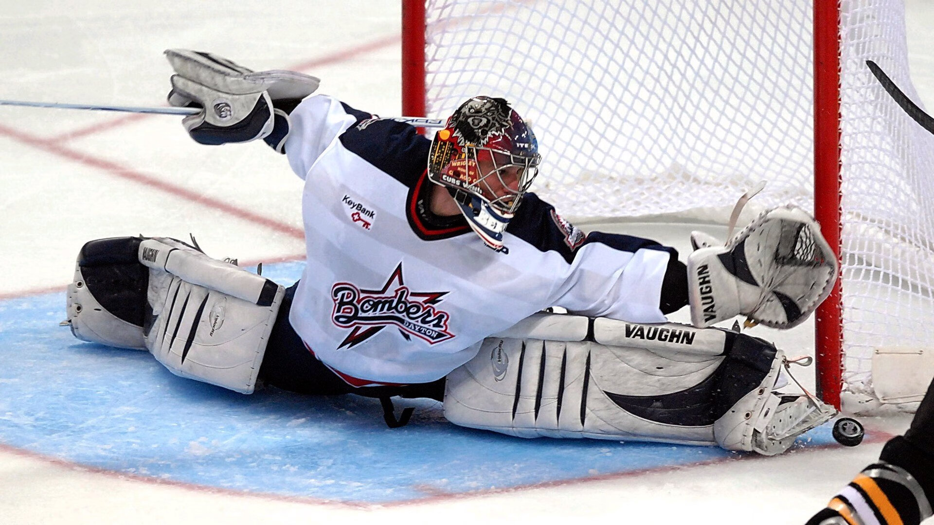 魔术替补席稳定发挥增强整体阵容厚度，魔术队友